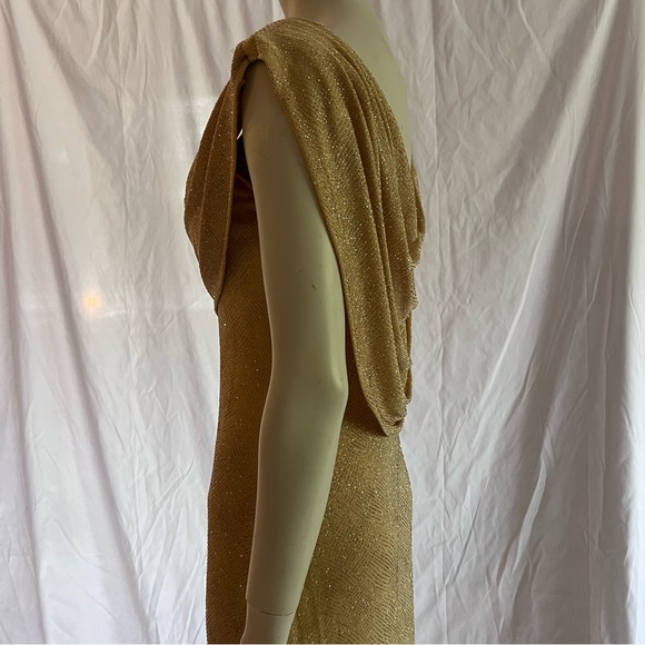 Gorgeous gown by Night Ways. Golden sparkles, excellent condition. Stretch. - Picture 3 of 11